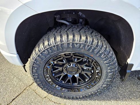 Used 2023 Chevrolet Silverado 1500 RST image 19