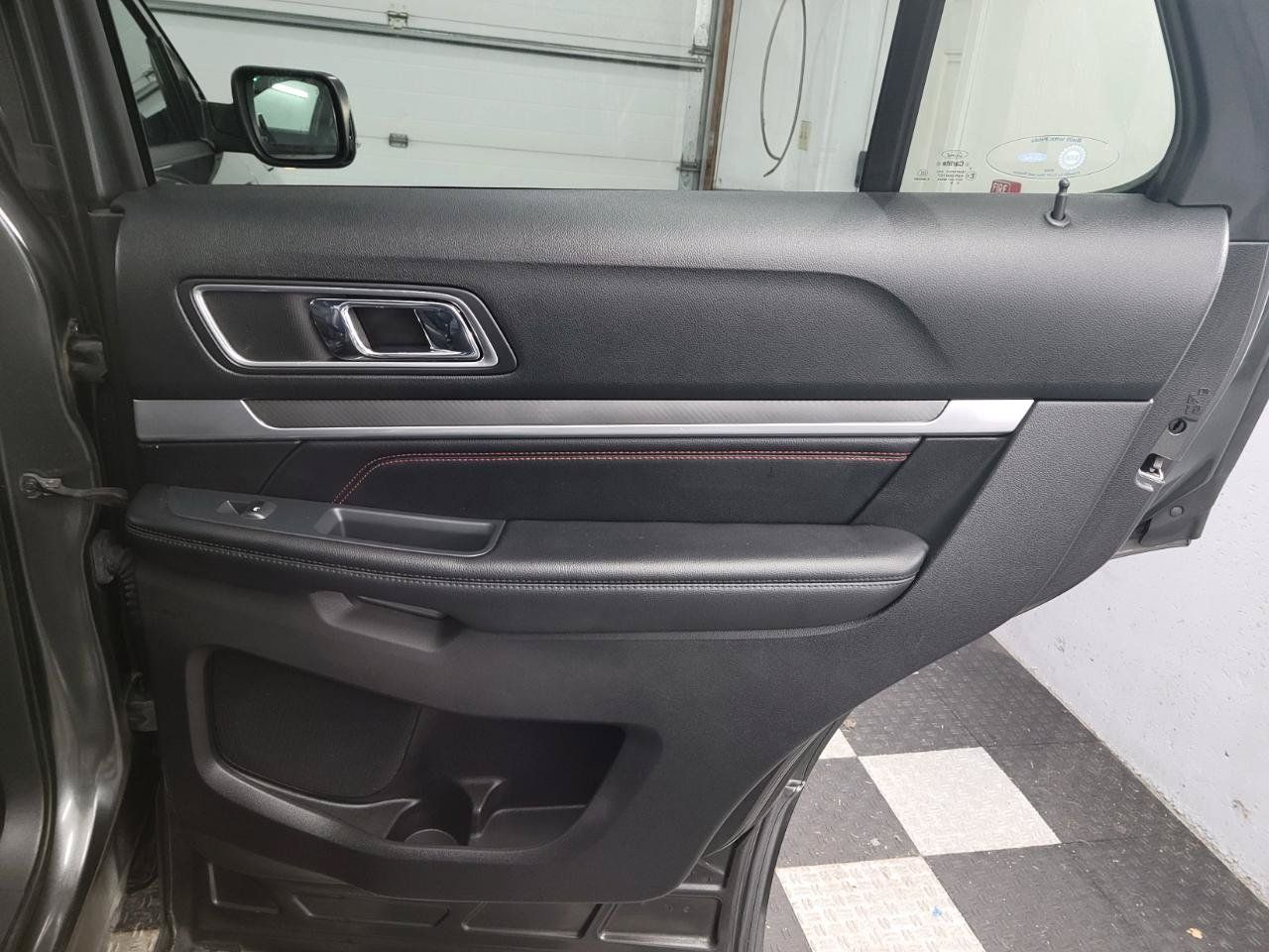 Used 2016 Ford Explorer Sport w/ Equipment Group 401A AWD/4WD image 29