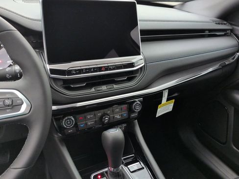 New 2026 Jeep Compass Limited image 14