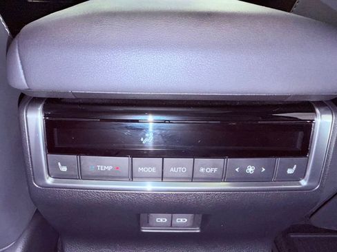 Used 2024 Lexus GX 550 w/ Accessory Package (Z1) AWD/4WD image 17