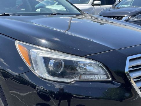 Used 2017 Subaru Outback 2.5i Limited AWD/4WD image 4