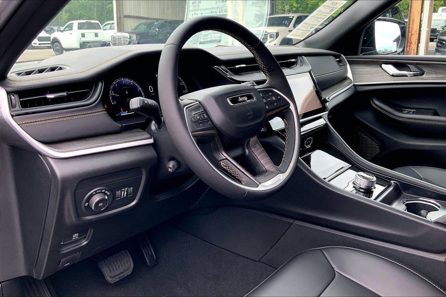 New 2026 Jeep Grand Cherokee Limited AWD/4WD image 7