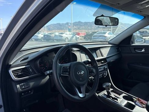 Used 2018 Kia Optima LX FWD image 14
