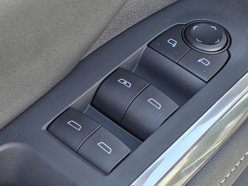 New 2025 Chevrolet Traverse LT w/ Driver Confidence Package image 23