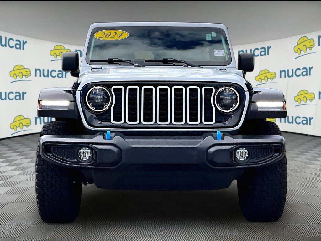 Used 2024 Jeep Wrangler Unlimited AWD/4WD image 2