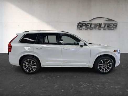 Used 2017 Volvo XC90 T6 Momentum w/ Vision Package image 11