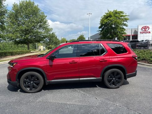 Used 2025 Honda Pilot Black Edition image 3