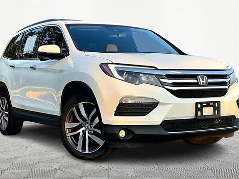 Used 2016 Honda Pilot Touring image 12