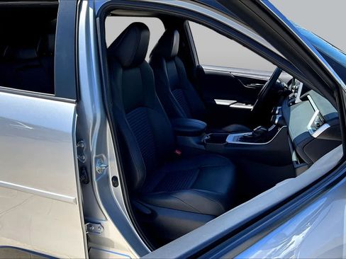 Used 2022 Toyota RAV4 XSE AWD/4WD image 8