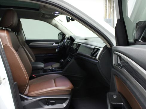 Used 2021 Volkswagen Atlas SEL AWD/4WD image 17