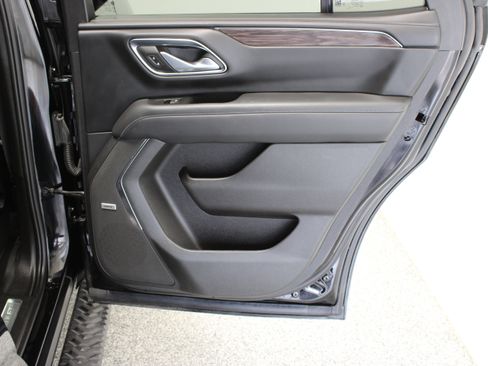 Used 2023 Chevrolet Tahoe Z71 w/ Z71 Off-Road Package AWD/4WD image 37