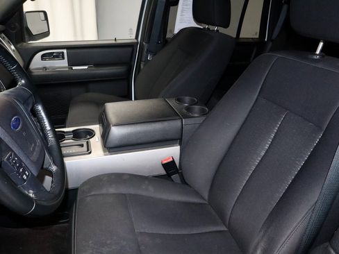 Used 2017 Ford Expedition XLT image 29