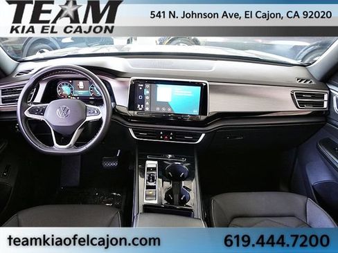 Used 2024 Volkswagen Atlas Cross Sport SE FWD image 18