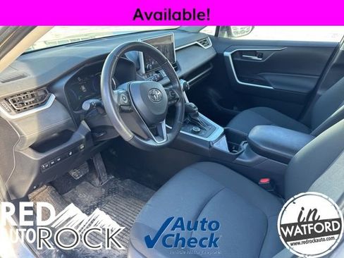 Used 2025 Toyota RAV4 XLE image 7
