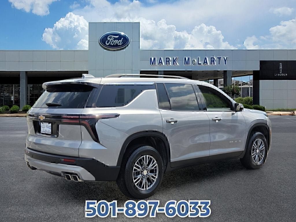 Used 2024 Chevrolet Traverse LT FWD image 5