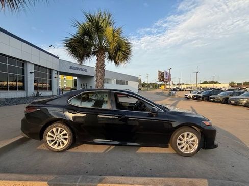 Used 2024 Toyota Camry LE FWD image 19