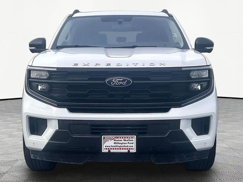 Used 2025 Ford Expedition Active image 3