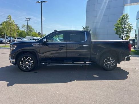 Used 2022 GMC Sierra 1500 SLT w/ SLT Premium Package AWD/4WD image 8