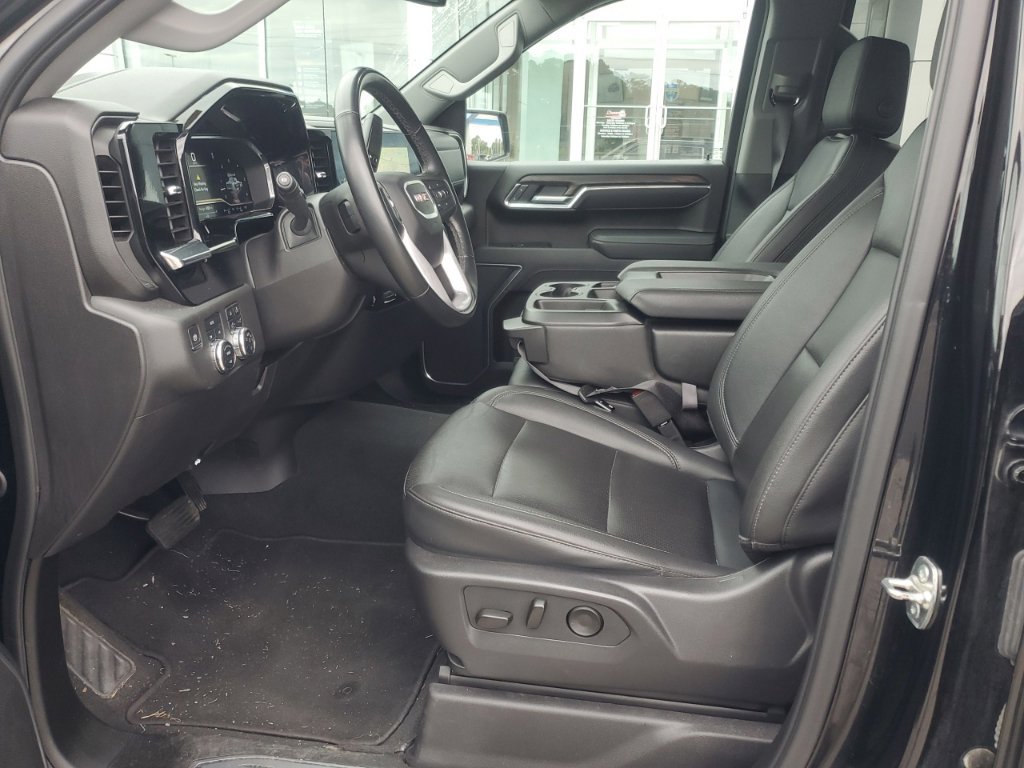 Used 2025 GMC Sierra 1500 SLT AWD/4WD image 15
