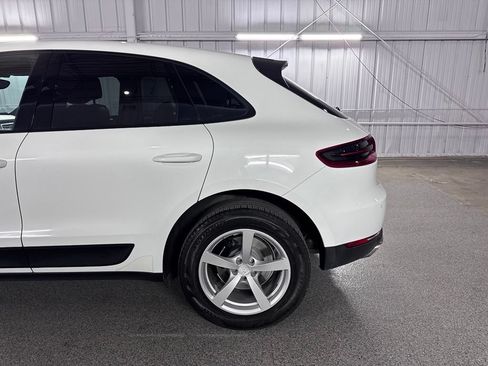 Used 2018 Porsche Macan AWD/4WD image 16