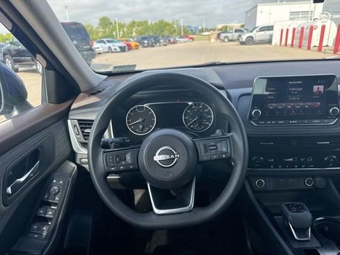 Used 2023 Nissan Rogue SV AWD/4WD image 27