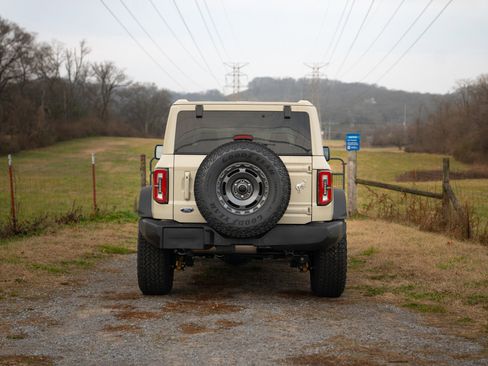 New 2025 Ford Bronco Outer Banks w/ Sasquatch Package image 14