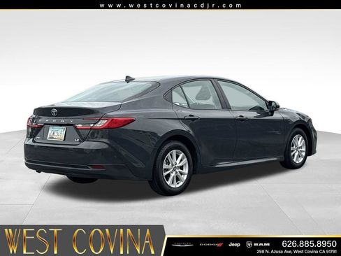 Used 2025 Toyota Camry LE FWD image 11