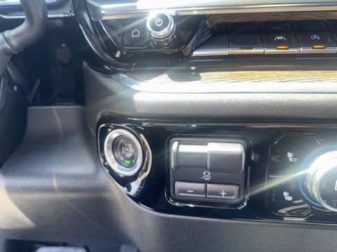 Used 2023 GMC Sierra 1500 SLE AWD/4WD image 20