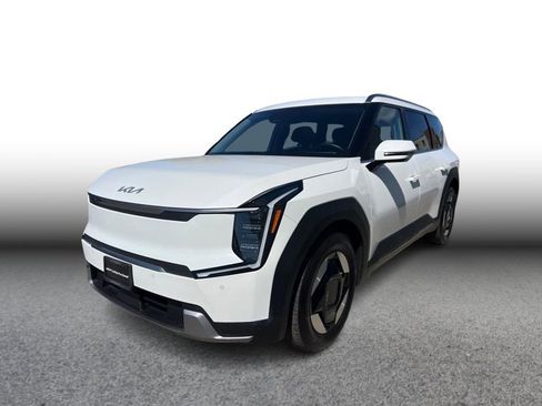 Certified 2024 Kia EV9 Wind AWD/4WD image 1