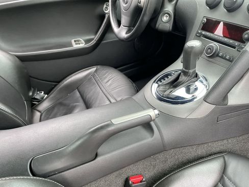 Used 2009 Pontiac Solstice Coupe w/ Premium Package RWD image 21