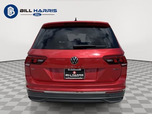 Used 2022 Volkswagen Tiguan SE w/ Panoramic Sunroof Package AWD/4WD image 6