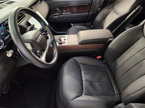 Used 2023 Land Rover Range Rover SE image 13