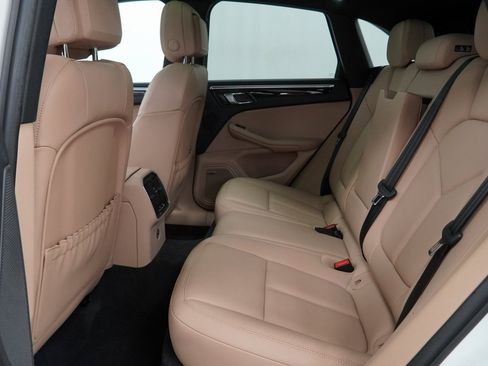 Used 2023 Porsche Macan image 20