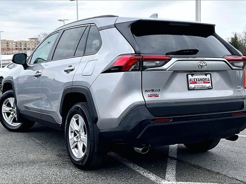 Used 2020 Toyota RAV4 XLE w/ Convenience Package image 11