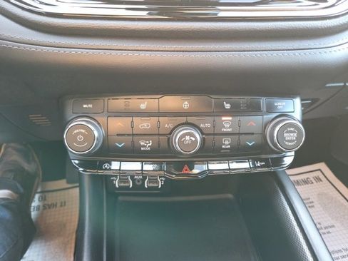 Used 2022 Dodge Durango GT image 21