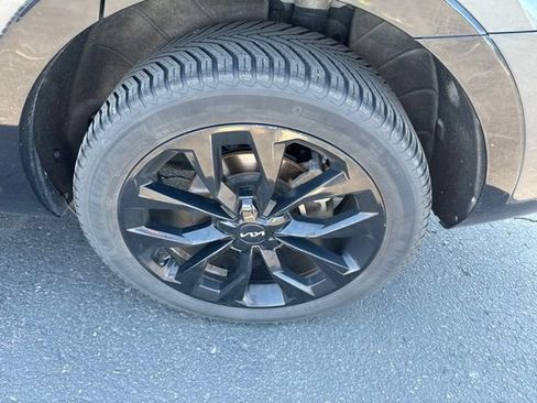 Used 2023 Kia Sorento SX AWD/4WD image 6