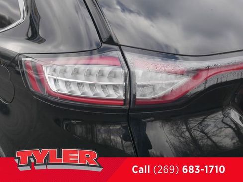 Used 2018 Ford Edge SEL w/ Equipment Group 201A AWD/4WD image 12