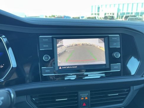 Used 2024 Volkswagen Jetta SE image 22