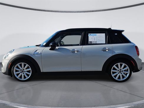 Used 2017 MINI Cooper S image 6