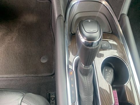 Used 2017 Chevrolet Malibu Premier w/ Driver Confidence Package image 13