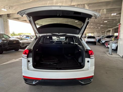 Used 2022 Volkswagen Atlas Cross Sport SE w/ Black Wheel Package image 39