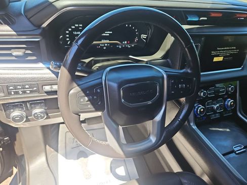Used 2022 GMC Yukon Denali AWD/4WD image 14