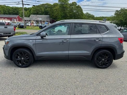 Certified 2023 Volkswagen Taos SE w/ Panoramic Sunroof Package FWD image 8