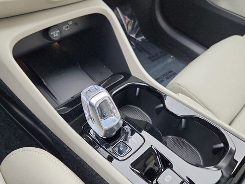 New 2026 Volvo XC40 B5 Ultra w/ Climate Package image 15