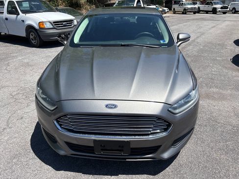 Used 2014 Ford Fusion SE FWD image 3