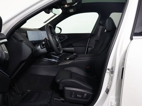 Used 2025 BMW X3 xDrive30i w/ Premium Package image 10