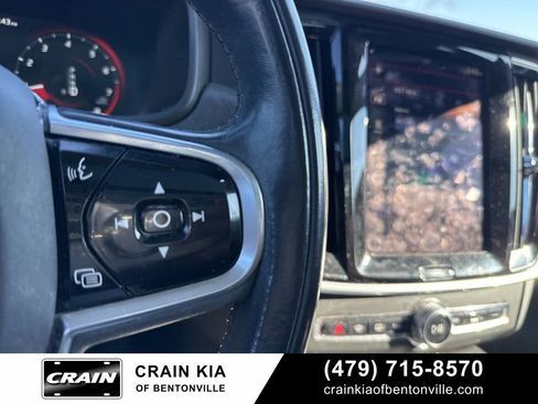 Used 2017 Volvo V90 T6 Cross Country image 28