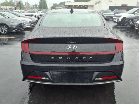 Certified 2023 Hyundai Sonata SE w/ Cargo Package FWD image 6