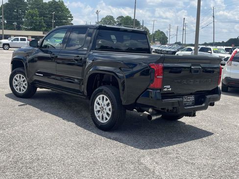 Used 2026 Toyota Tacoma SR5 AWD/4WD image 5