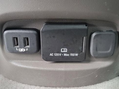Used 2018 Chevrolet Malibu LT w/ Leather Package FWD image 12